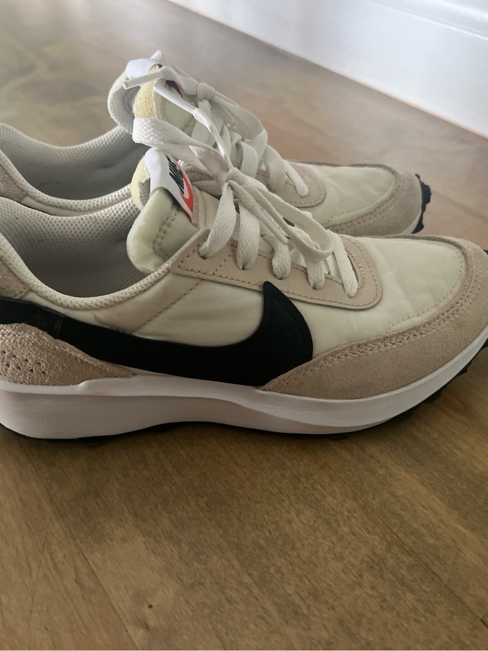 Women's Nike Waffle Debut Sanddrift, Black, White Size 5